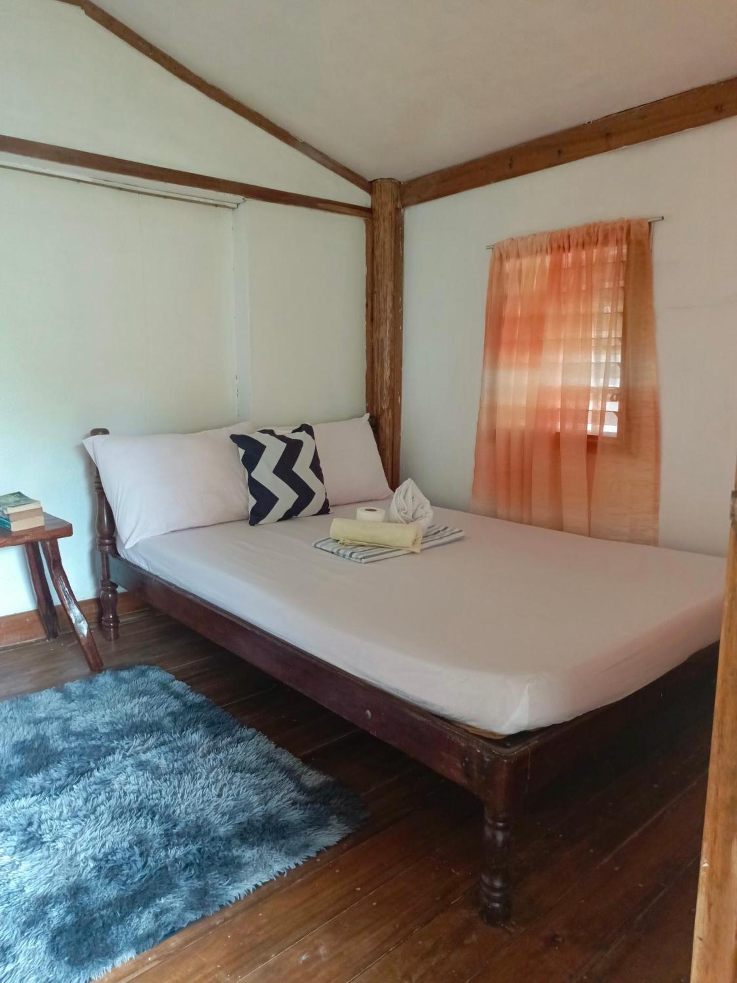 סן ויסנטה Mil'S Hillside Tourist Inn מראה חיצוני תמונה