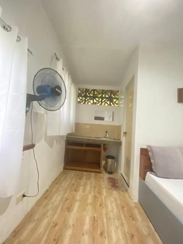 סן ויסנטה Mil'S Hillside Tourist Inn מראה חיצוני תמונה